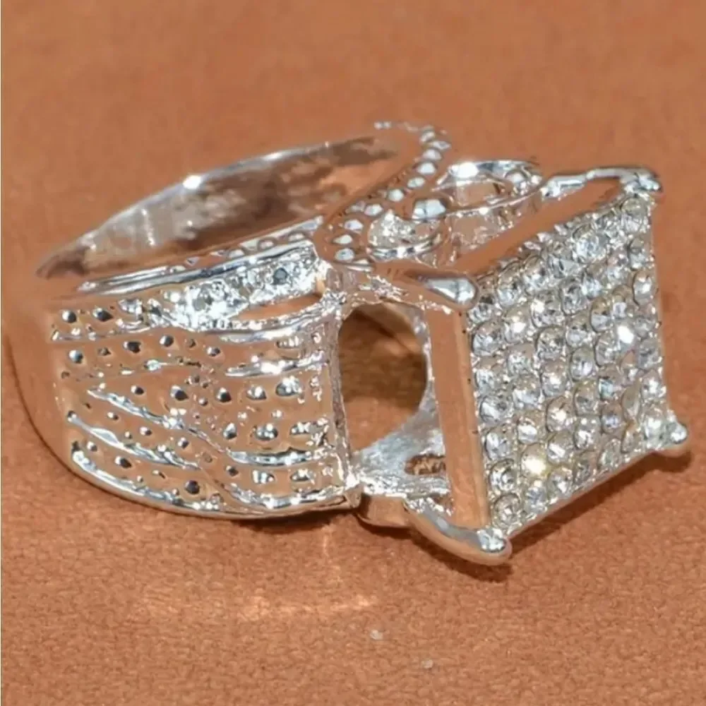 Unisex diamond Wedding ring sz 9
